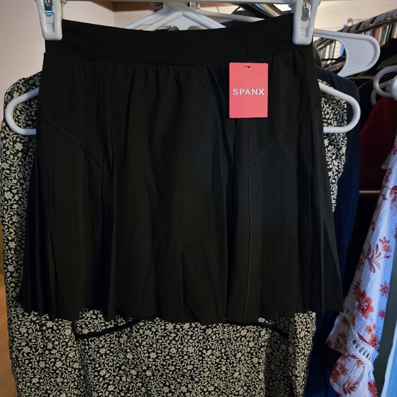 Spanx get moving pleated skort NWT XS - Picture 2 of 4